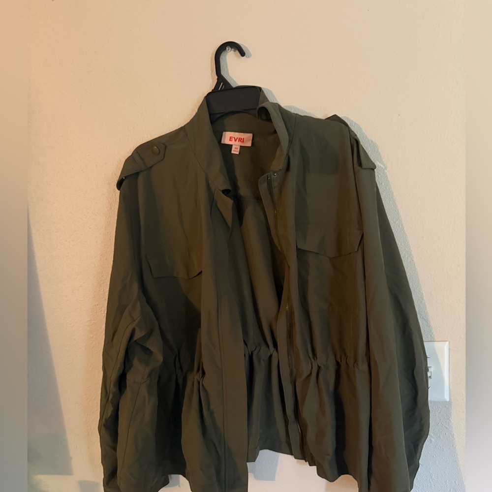 EVRI Khaki Green Outerwear